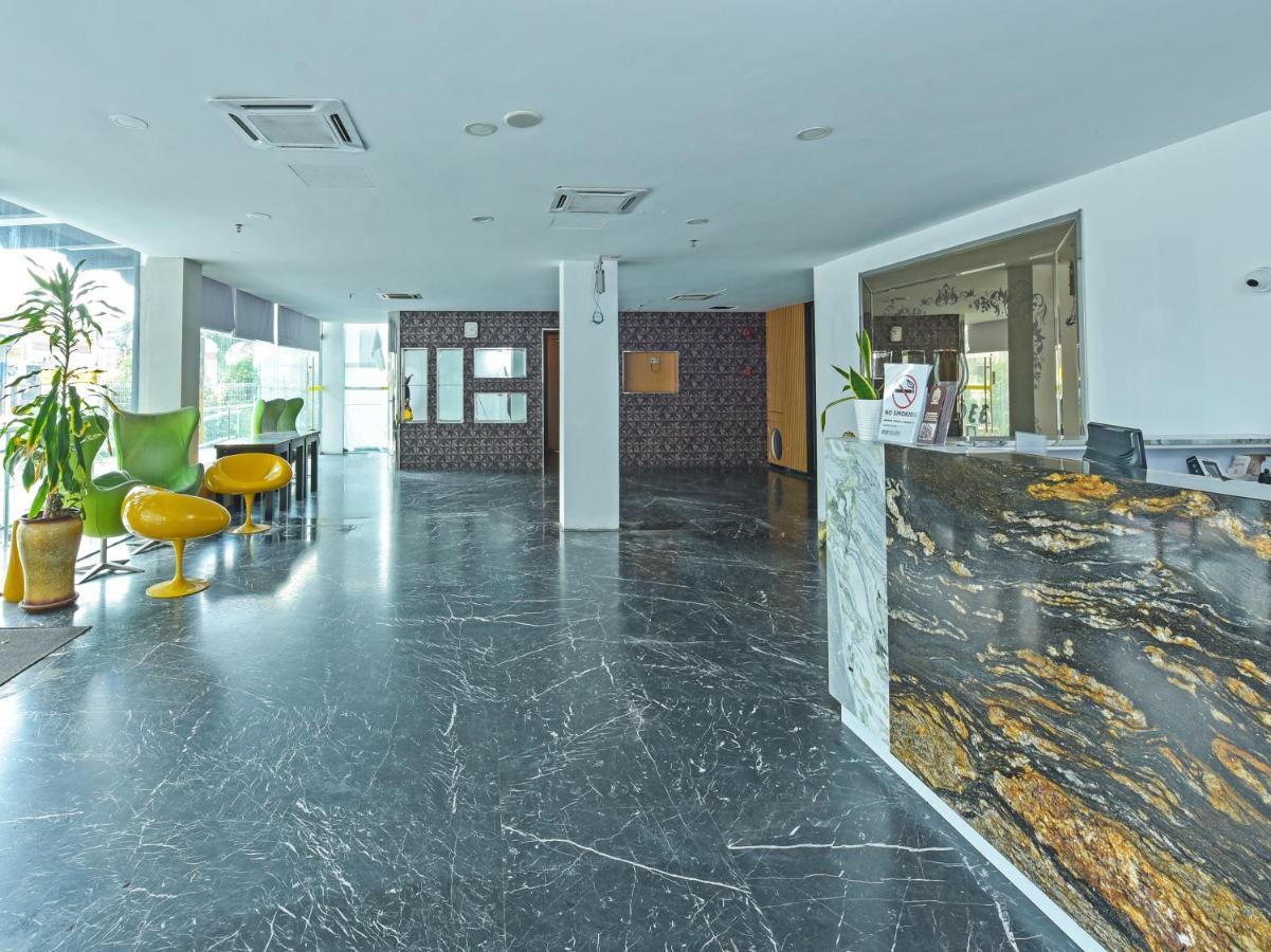 Capital O 90130 Sawadee Hotel Τζόχορ Μπάχρου Εξωτερικό φωτογραφία